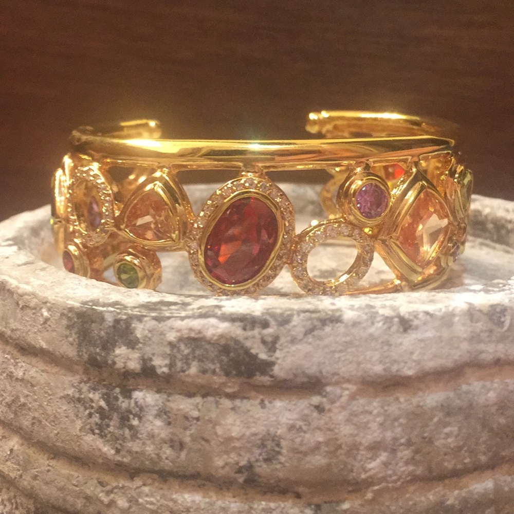 Jewelry - Picture 2 of 3